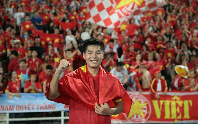 Gia đình cầu thủ U22 Việt Nam bày gần 100 mâm cỗ ăn mừng