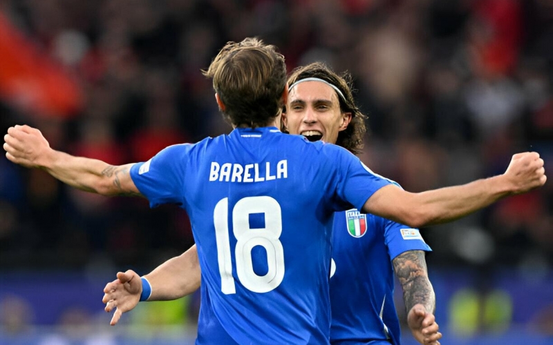 Trực tiếp Italia 2-1 Albania: Hiệp hai bắt đầu