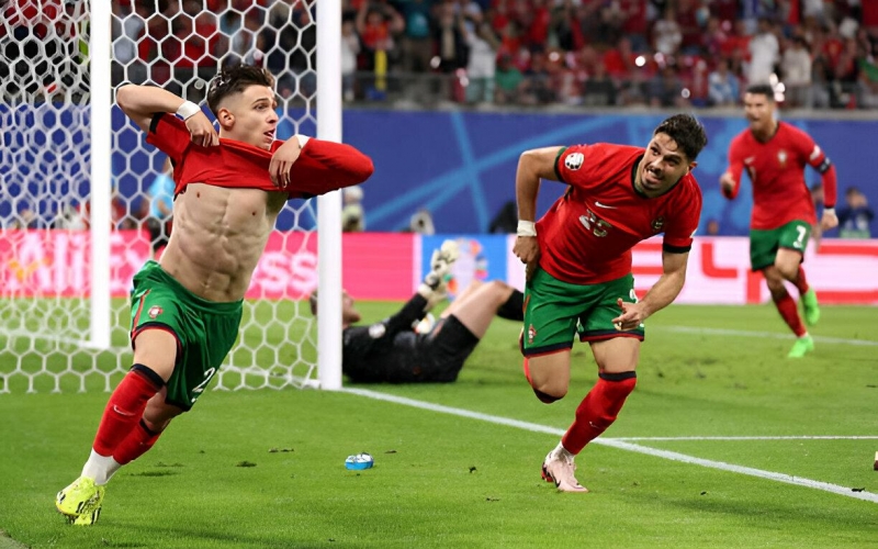 Ngược dòng cảm xúc, Bồ Đào Nha thắng nhọc ngày ra quân Euro 2024