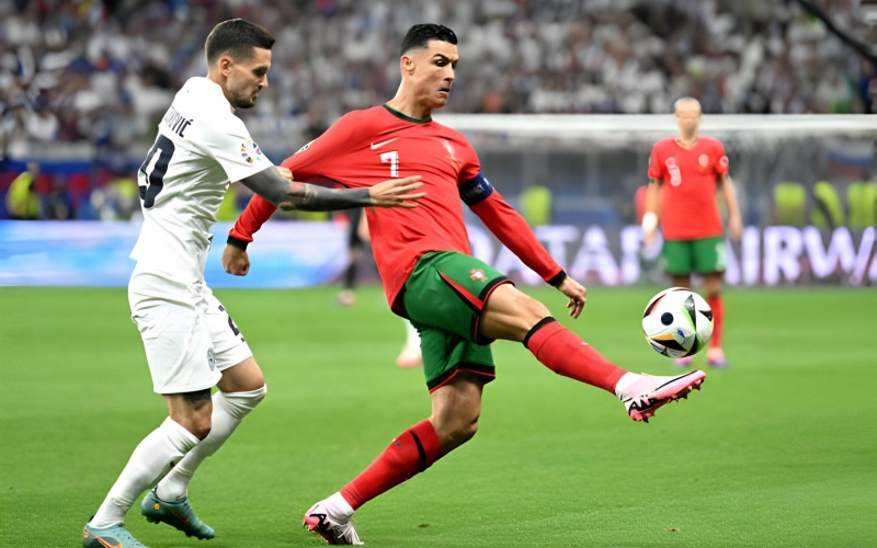 Trực tiếp Bồ Đào Nha 0-0 Slovenia: Tấn công rực lửa