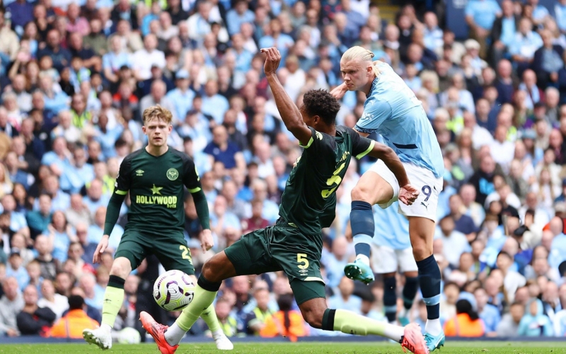 Trực tiếp Man City 2-1 Brentford: Thế trận giằng co