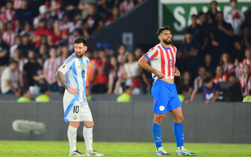 Messi nhận lời xin lỗi từ hậu vệ Paraguay