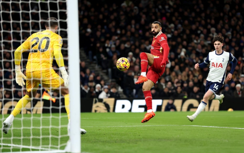 Trực tiếp Tottenham 0-0 Liverpool: Tấn công dồn dập