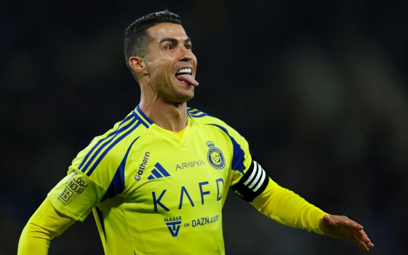 Ronaldo thăng hoa, Al Nassr thắng dễ Al Raed