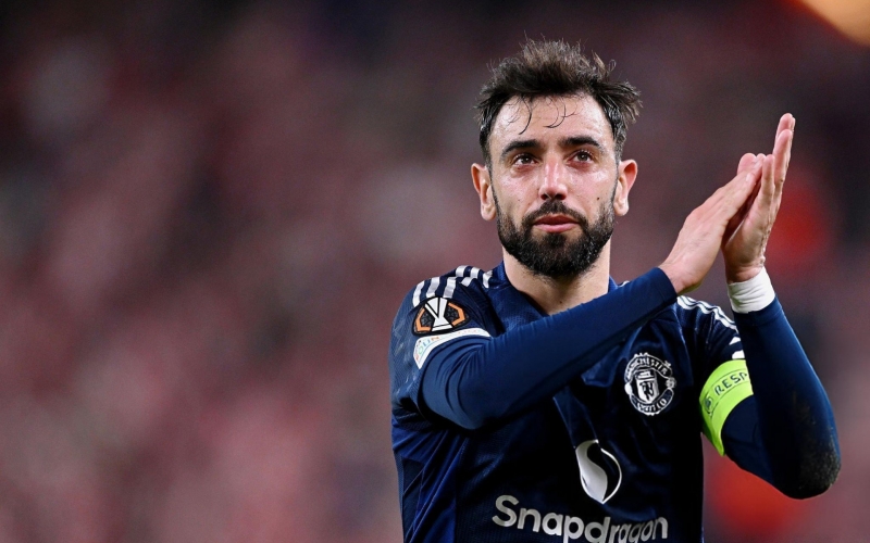 Bruno Fernandes đi vào lịch sử Europa League