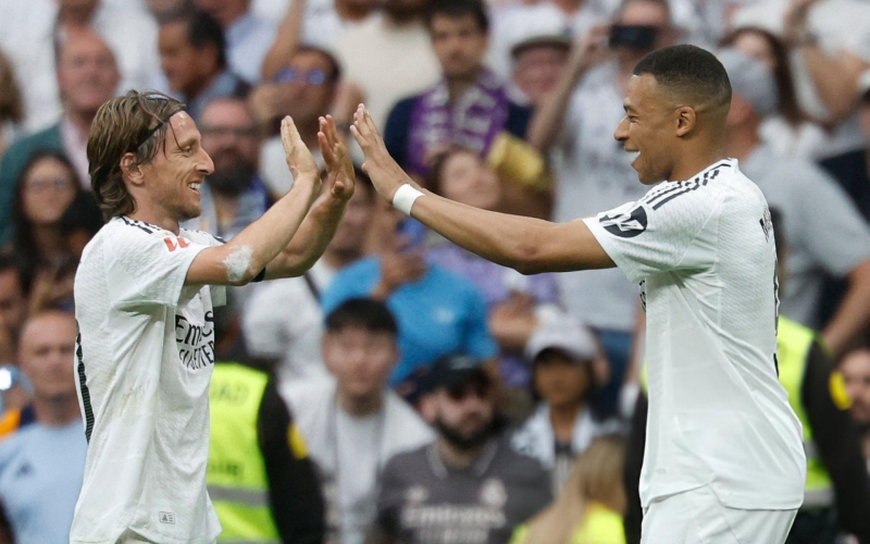 Mbappe lập cú đúp, Real thắng dễ ngày chia tay Modric và HLV Ancelotti