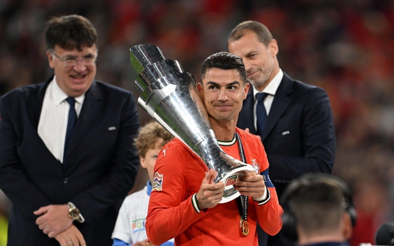 Ronaldo: 'Tôi chấp nhận gãy chân vì chiến thắng của Bồ Đào Nha'