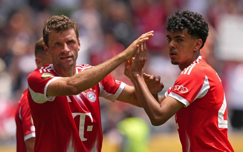 Hàng công rực sáng, Bayern vùi dập Auckland City 10 bàn không gỡ