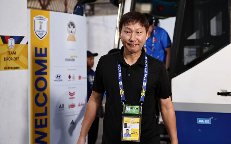 Truyền thông Indonesia chỉ trích HLV Kim Sang Sik thi đấu thiếu fair-play