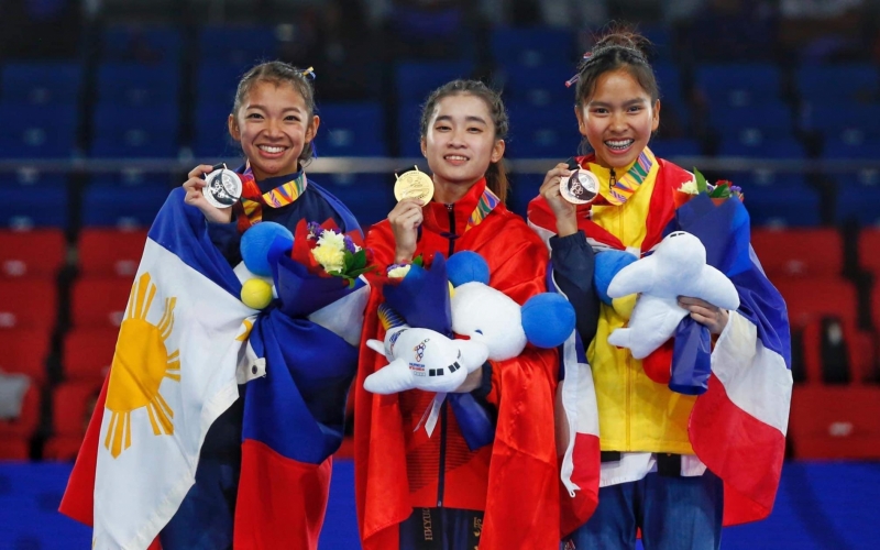 Mộng Quỳnh, Minh Hy bật khóc khi giành HCV Taekwondo SEA Games 30 dù bị xử ép