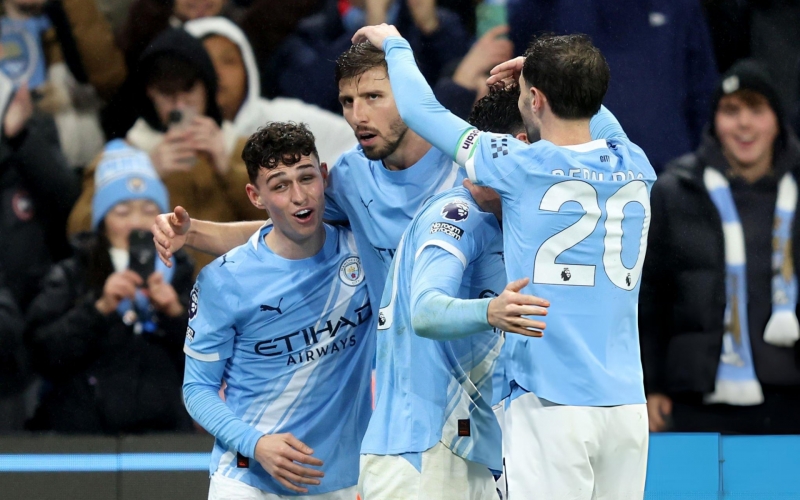 Hạ đẹp Sunderland, Man City ‘phả hơi nóng’ lên Arsenal