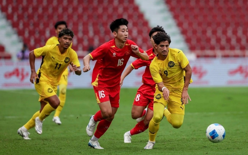 Truyền thông Indonesia 'thầm cảm ơn' U22 Việt Nam khi đánh bại Malaysia