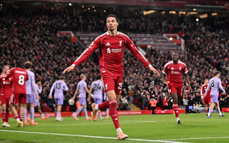Ekitike lập cú đúp, Liverpool thắng dễ Brighton