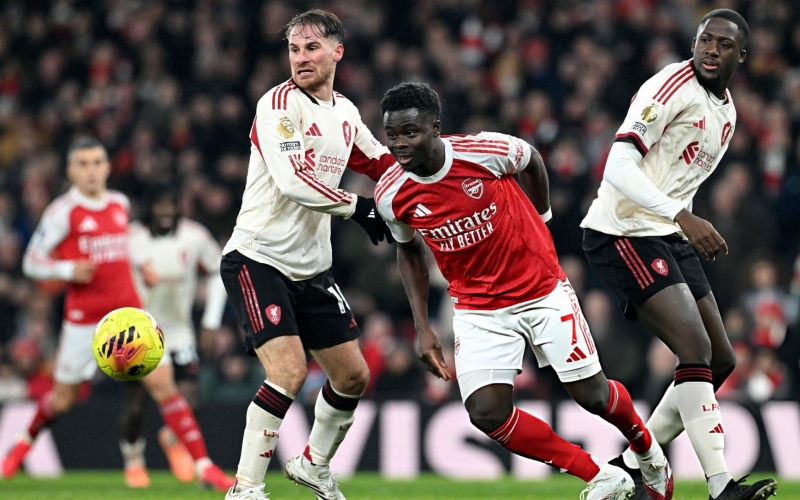 Hòa Liverpool, Arsenal lỡ cơ hội gia tăng cách biệt