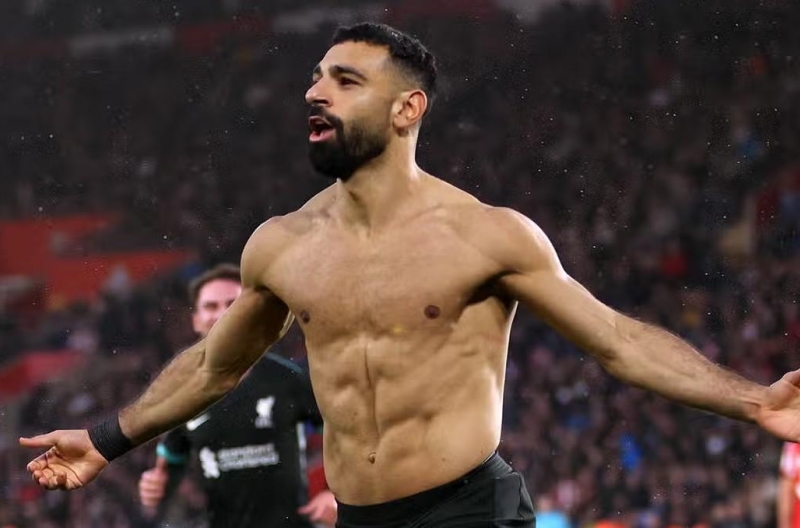 Arne Slot và CĐV Liverpool đồng loạt xin một điều từ Salah