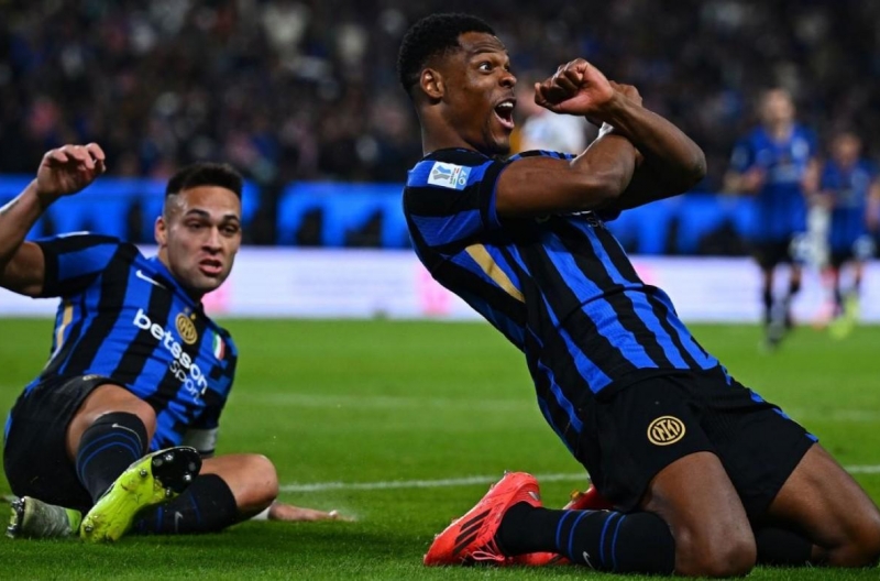 Dumfries lập cú đúp, Inter Milan hạ Atalanta vào chung kết Siêu cúp Italia