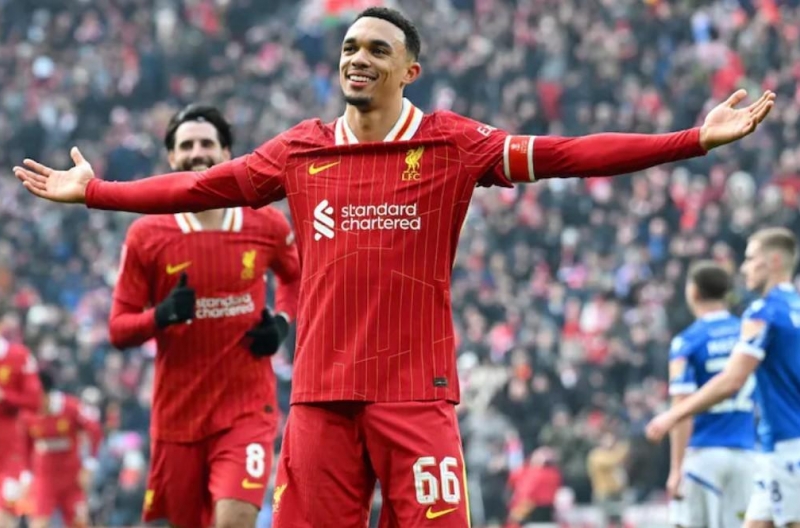 Alexander-Arnold lập siêu phẩm, Liverpool thắng dễ Accrington