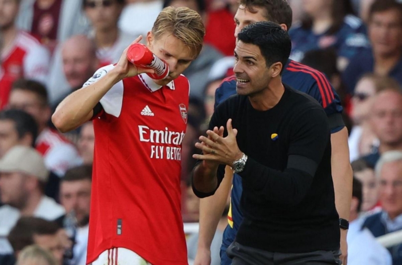 CĐV Arsenal đòi Arteta tước băng đội trưởng của Odegaard, chỉ thẳng cái tên xứng đáng