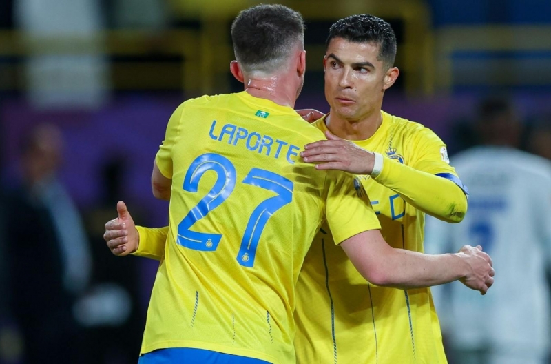 Đưa Laporte trao đổi, Al Nassr đem về 'ngòi nổ hàng công' mới cạnh Ronaldo