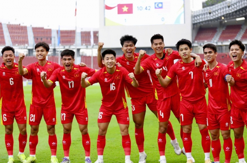 Báo Philippines đồng loạt ngả mũ trước Việt Nam khi bị loại ở bán kết