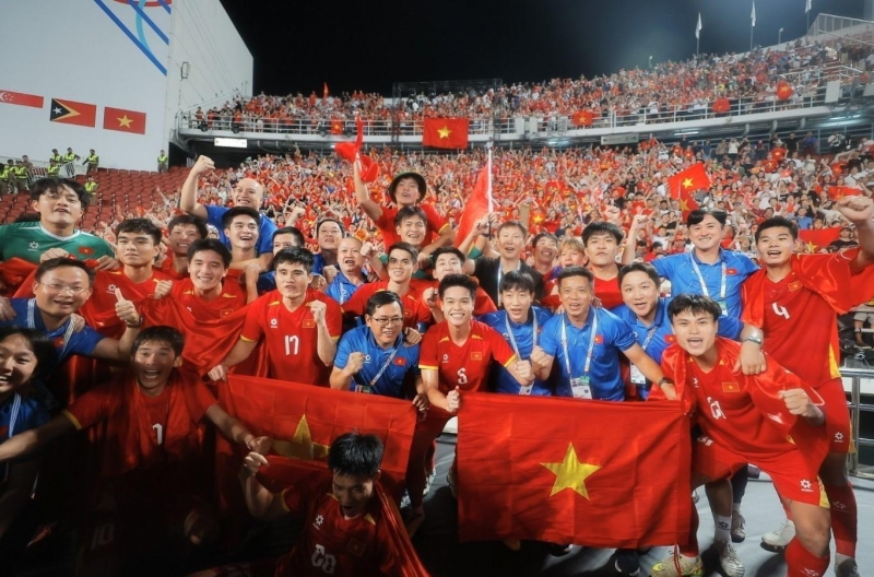 Truyền thông Trung Quốc đồng loạt thán phục màn ngược dòng kinh điển của U22 Việt Nam