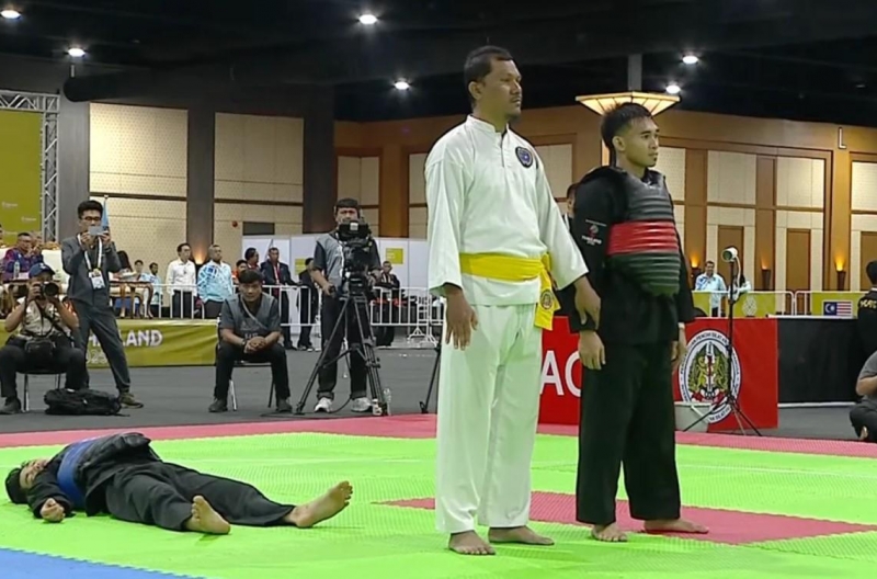 Võ sĩ Việt Nam bất tỉnh giữa sàn bị trọng tài bỏ mặc, BTC SEA Games nói ăn vạ