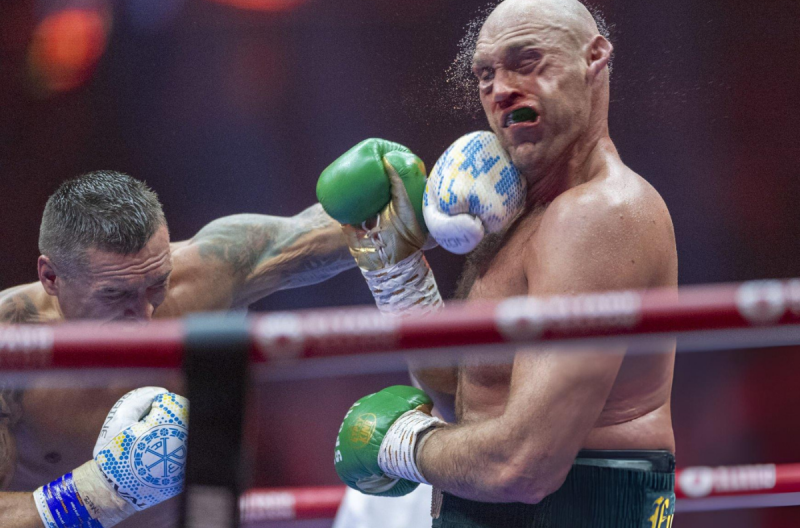 Toàn cảnh chiến thắng lịch sử của Oleksandr Usyk trước Tyson Fury
