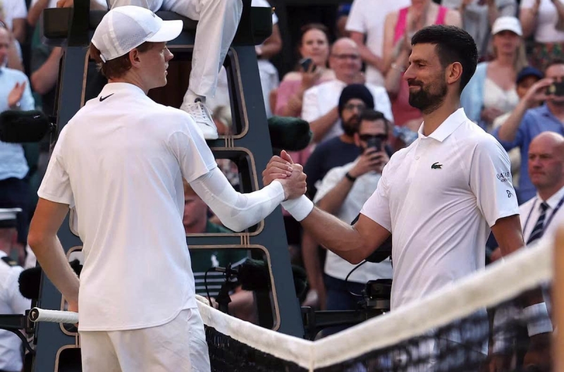 Hành động bất ngờ của Sinner sau khi 'hủy diệt' Djokovic
