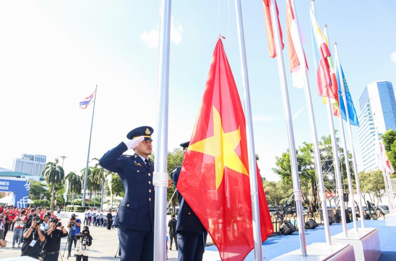 Trang trọng lễ thượng cờ Đoàn Thể thao Việt Nam tại SEA Games 33