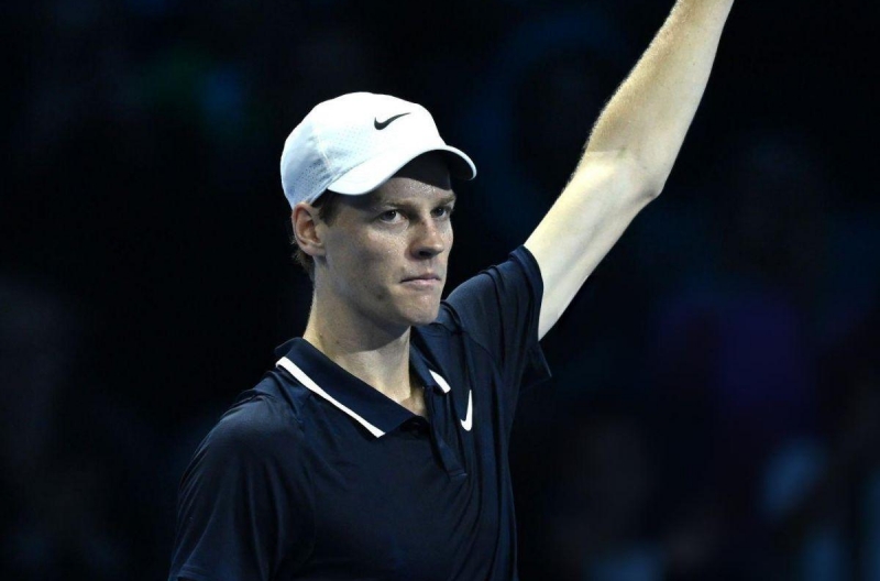 Lần thứ 5 thắng Medvedev năm 2024, Sinner thẳng tiến bán kết ATP Finals