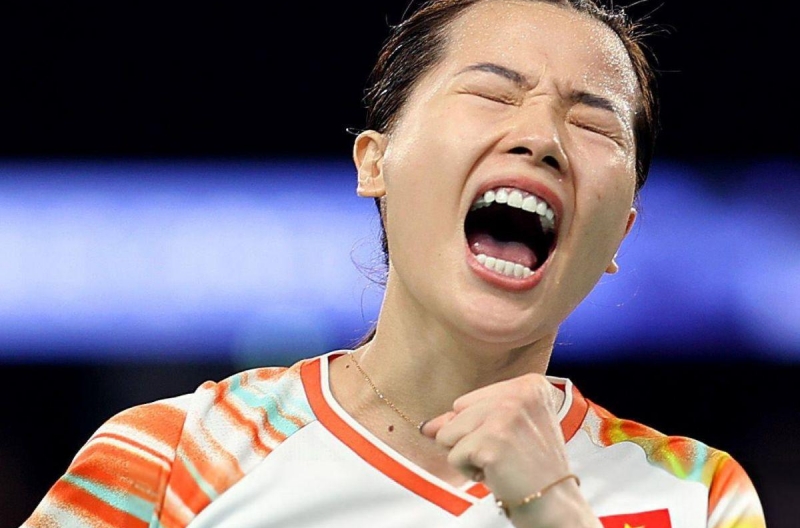 Thắng kịch tính, Nguyễn Thùy Linh giành quyền vào chung kết Canada Open 2025
