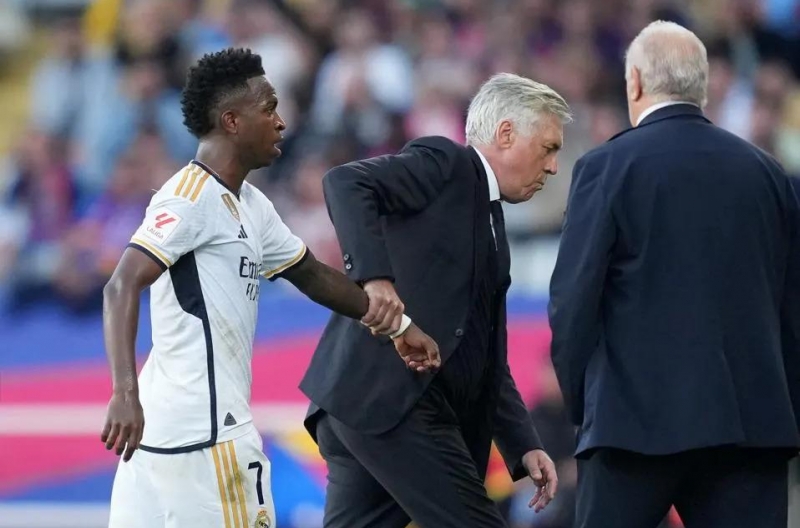 HLV Ancelotti chính thức lên tiếng sau khi Vinicius Jr hụt Quả bóng Vàng