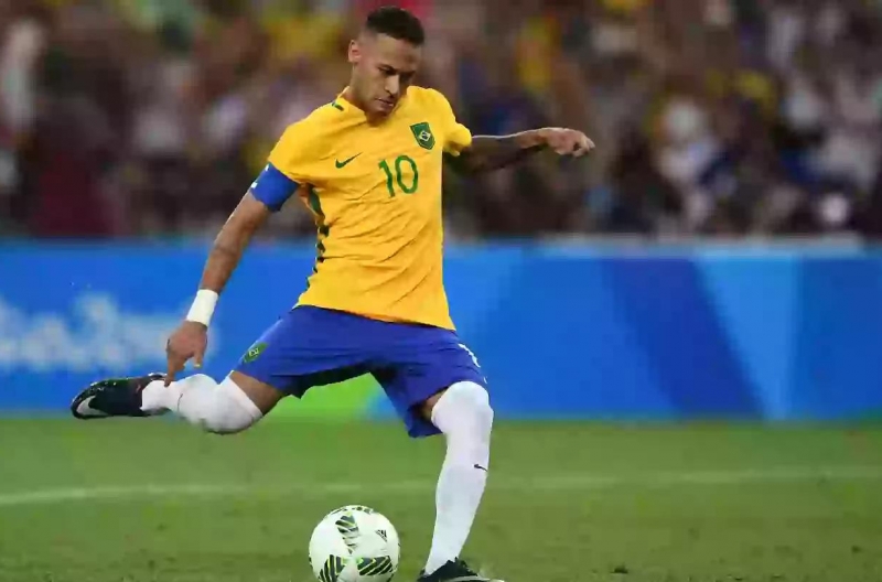 FIFA cấm kỹ thuật đá phạt đền thiên tài của Neymar