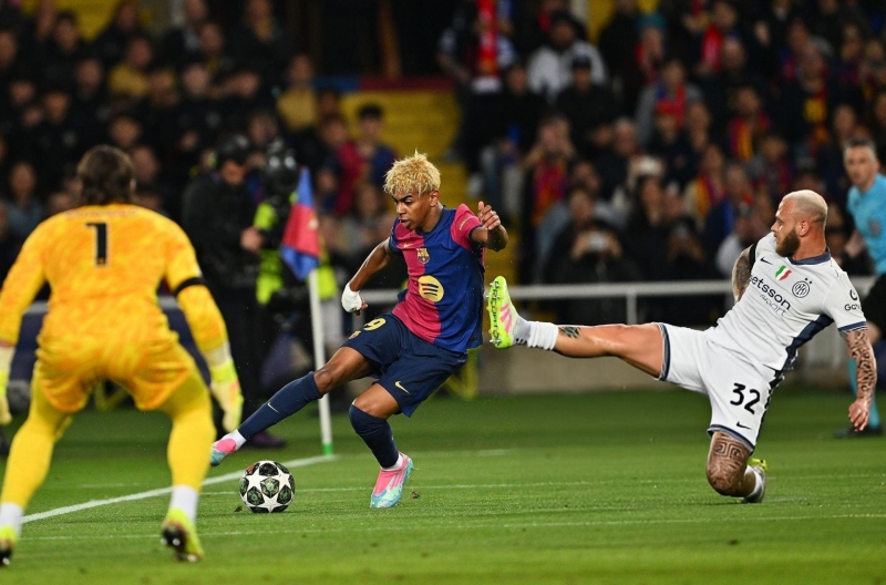 Barca cùng Inter rượt đuổi nghẹt thở trong trận cầu 6 bàn
