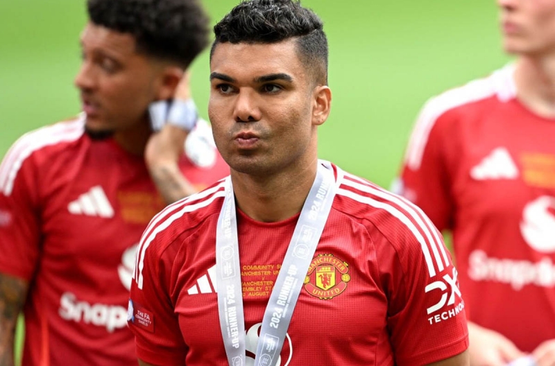 Casemiro phải rời MU từ rất lâu rồi