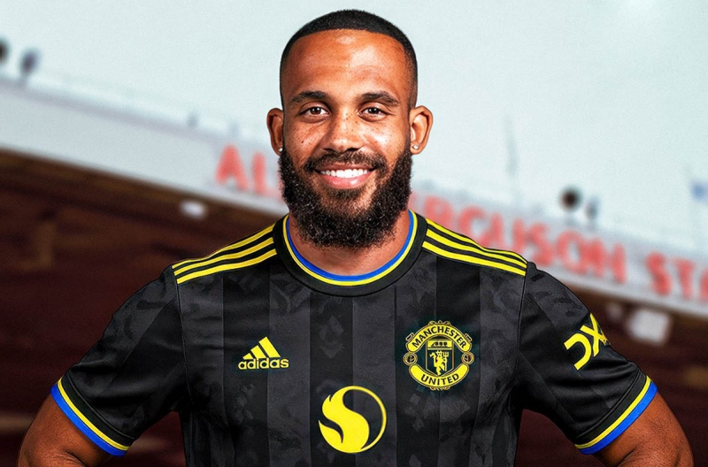 Tân binh MU khiến HLV Tottenham ngả mũ thán phục