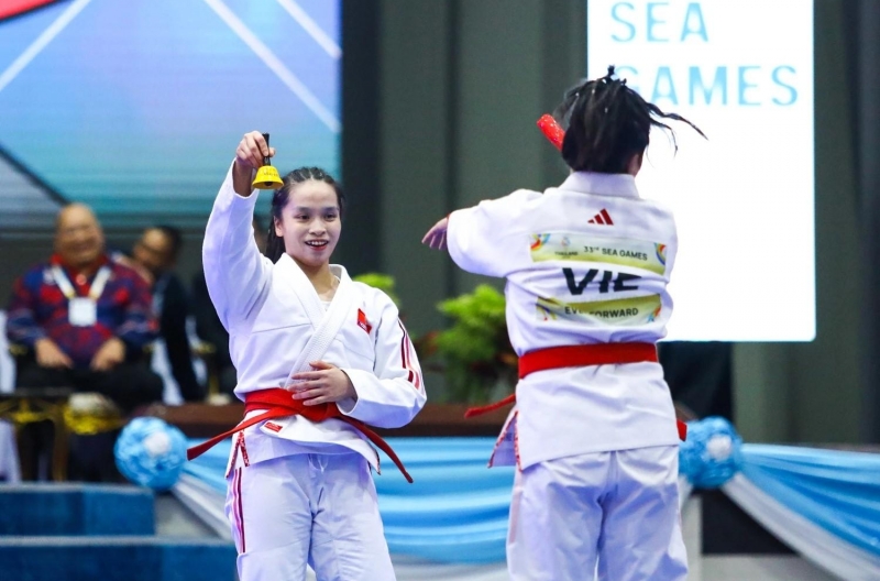 Sợ ma nhưng diễn ‘cương thi’, đôi ju-jitsu mở hàng huy chương cho Việt Nam