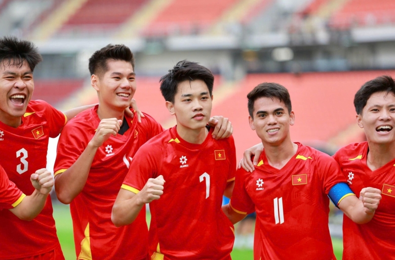 Đá quá hay, ngôi sao U22 Việt Nam liên tiếp gây sốt ở SEA Games