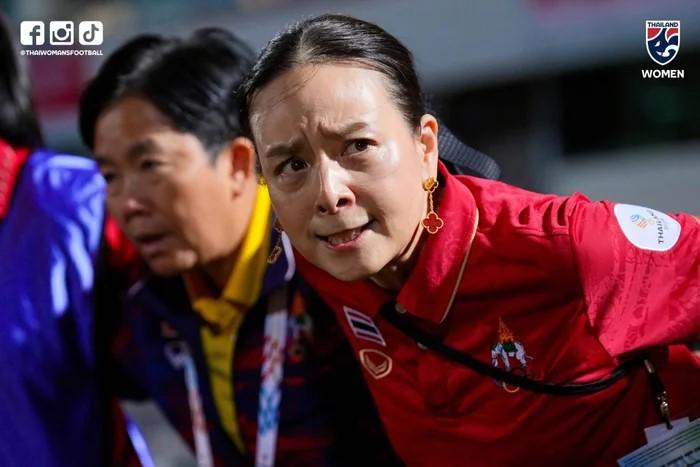 CĐV Thái Lan nổi giận chỉ trích Madam Pang vì thất bại tại SEA Games