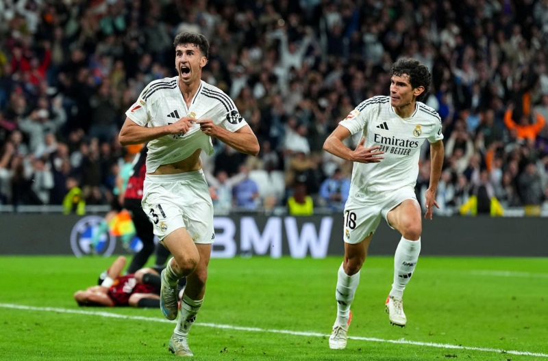 Thắng vất vả, Real suýt để Barca vô địch sớm La Liga