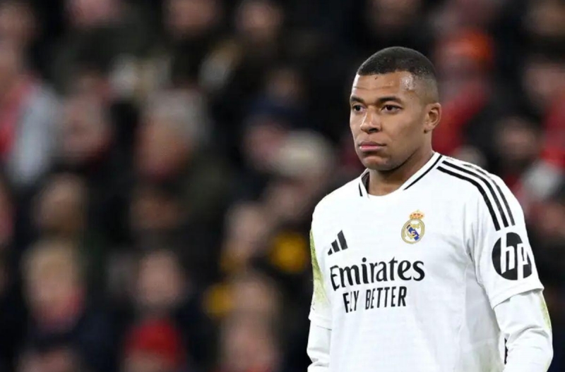 Không ai tại Real muốn có Mbappe, chỉ 1 người muốn có