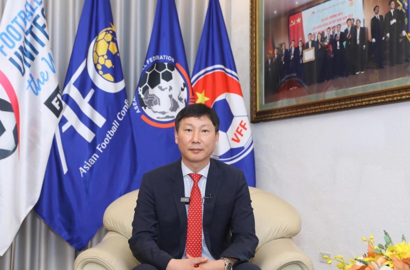 HLV Kim Sang Sik chính thức được đảm bảo tương lai