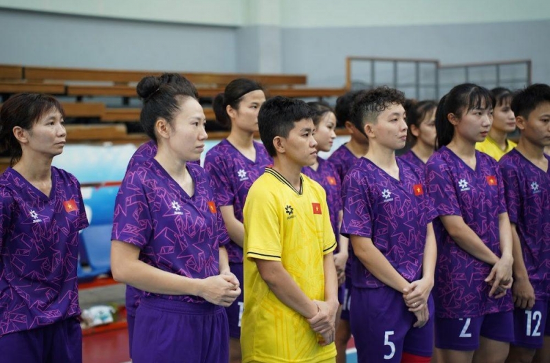 ĐT futsal nữ Việt Nam nhận doping tinh thần trước giải AFF