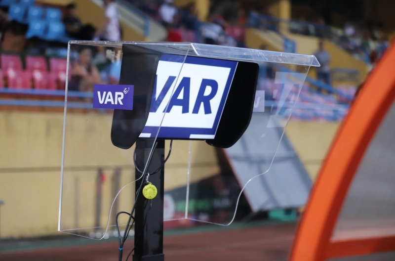 VAR bất ngờ bị hỏng, BTC V-League phải hỏi ý kiến FIFA