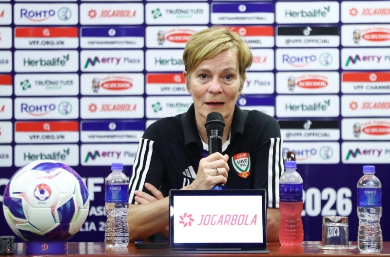 HLV Hà Lan nói gì khi thua đậm Việt Nam 0-6?