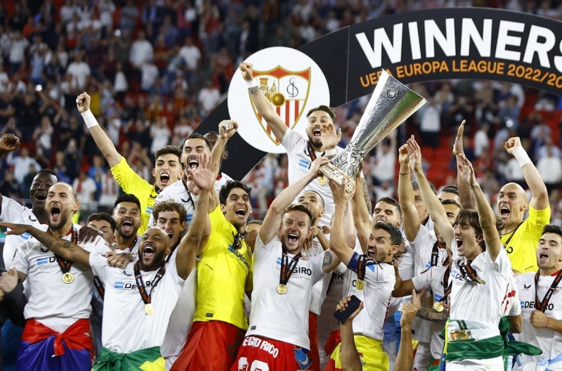 Sevilla vô địch cúp C2, giúp Diego Maradona ‘mỉm cười’ mãn nguyện nơi thiên đàng