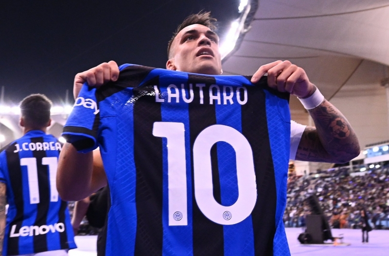 Lautaro Martinez đi vào ngôi đền huyền thoại Inter Milan với thành tích không tưởng