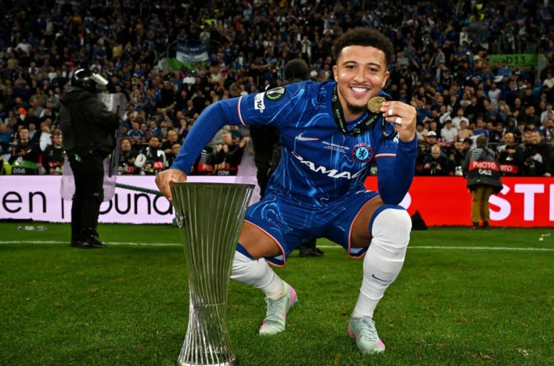 Manchester United lỡ cơ hội 'kiếm đậm' vì Jadon Sancho