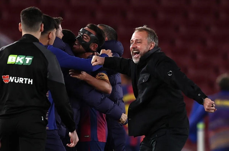 Hansi Flick chỉ tên cầu thủ quan trọng nhất của Barca