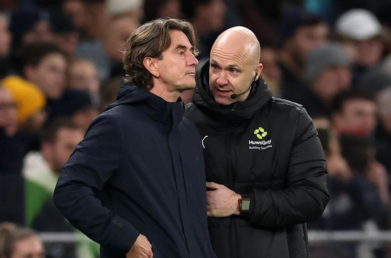 HLV Tottenham 'nổi điên' với trọng tài sau trận thua Liverpool
